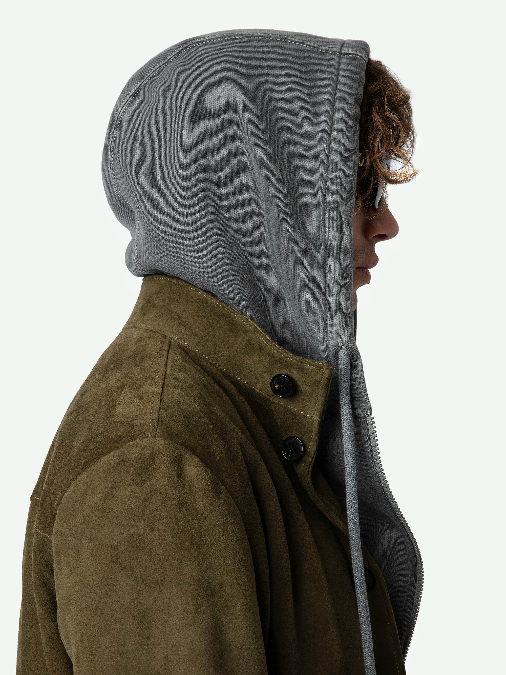 Lonni Wildlederjacke - Wildlederjacke mit Stehkragen, Knopfverschluss und langen Ärmeln.